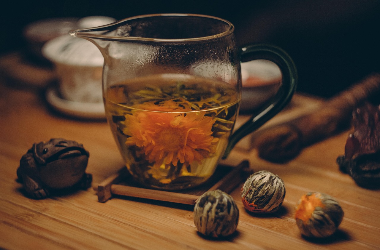 How Crafted Lilac Oil Is Built: Infusion, Extracts, and Accord Work